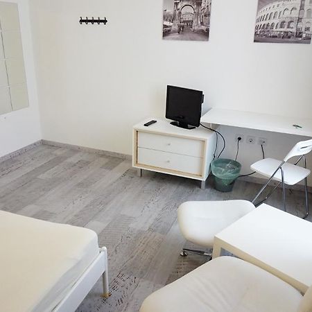 Hostel Ljiljana Pola Esterno foto