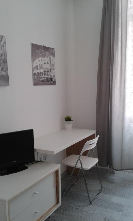 Hostel Ljiljana Pola Esterno foto