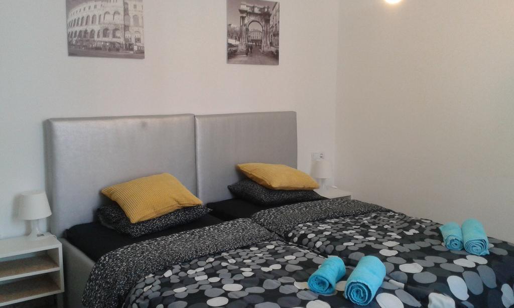 Hostel Ljiljana Pola Esterno foto